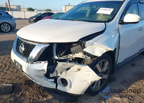 2015 Nissan Pathfinder Platinum z USA, uszkodzony, nr VIN 5N1AR2MN0FC669271